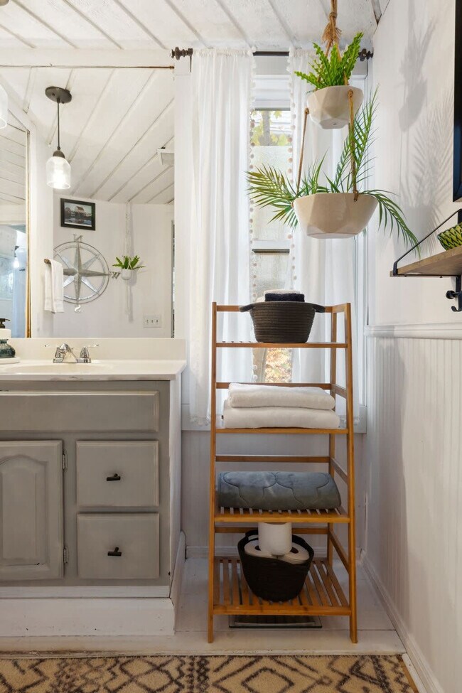 Building Photo - 78 Morning St