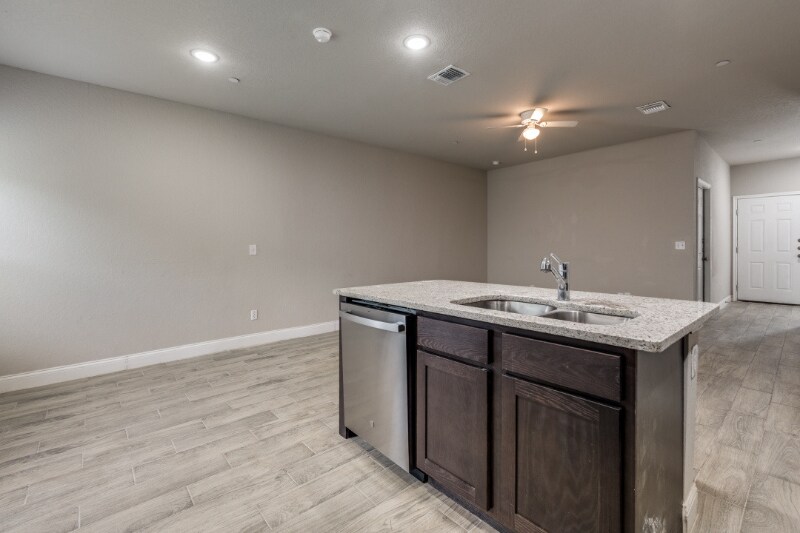 Building Photo - 7813 Savannah Brooks