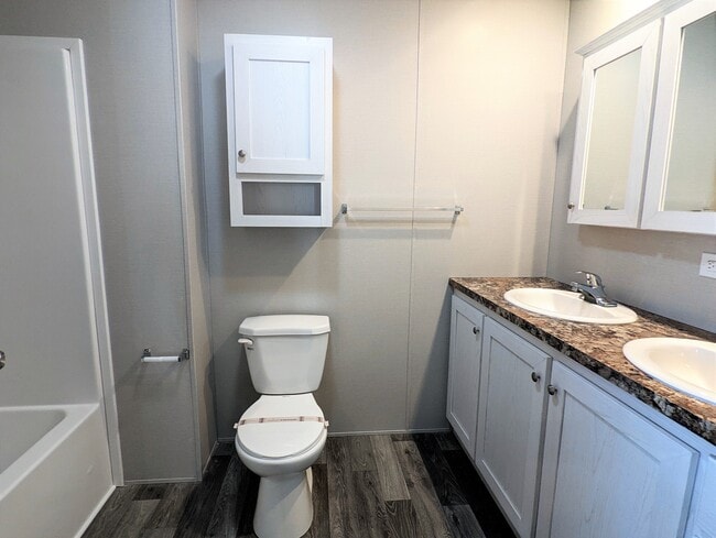 Building Photo - 719 Virginia