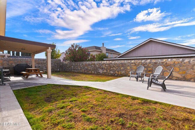 Building Photo - 12529 Paseo Rosannie Ave