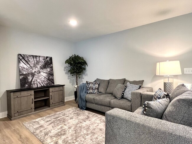 Building Photo - LUXURIOUS TOWNHOME ON THE WEST SIDE OF LEB...