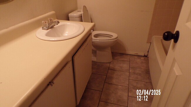 Building Photo - Great Condo located on the Westside of Lawton