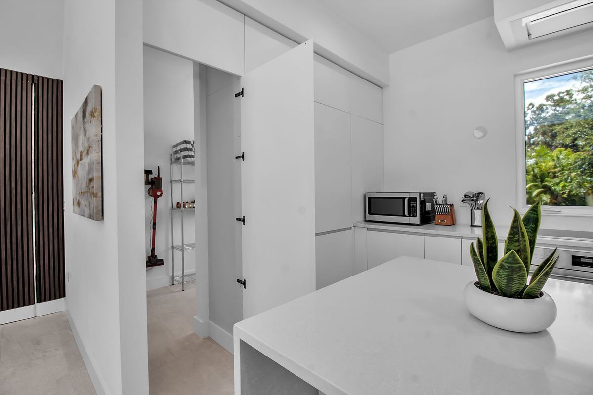 Building Photo - 2231 Wood St