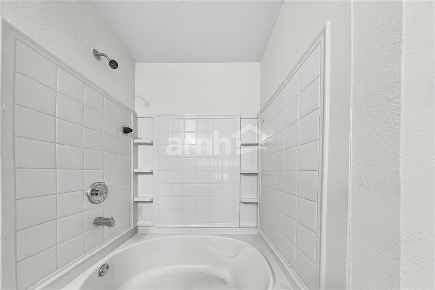 Building Photo - 11741 Cottontail Dr