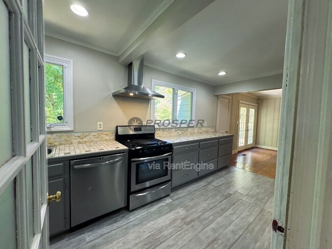 Building Photo - 20 Sir Abbott St