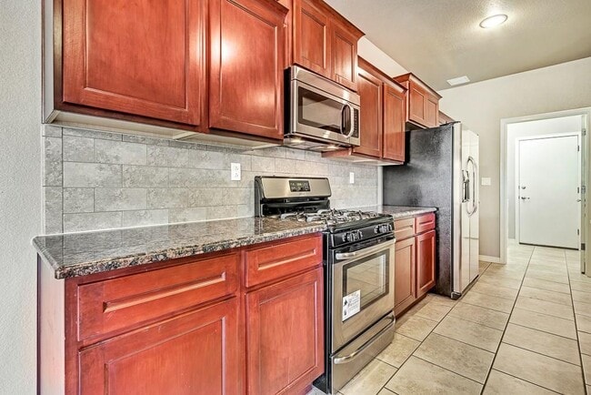 Building Photo - 3873 Loma Brisa Dr