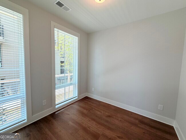 Building Photo - 988 Bibbs Circle NW