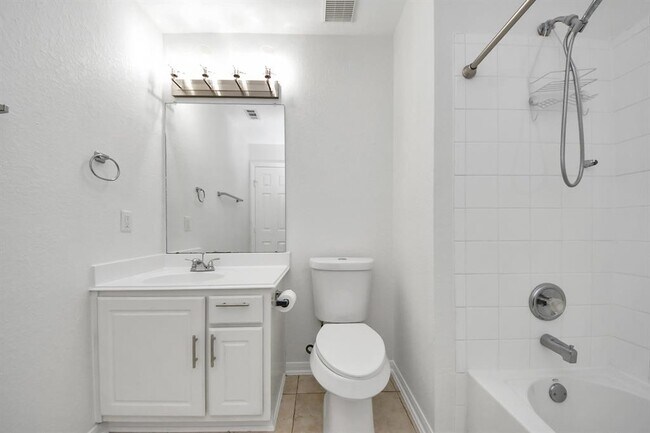 Building Photo - 14623 Cypress Cottage Ct