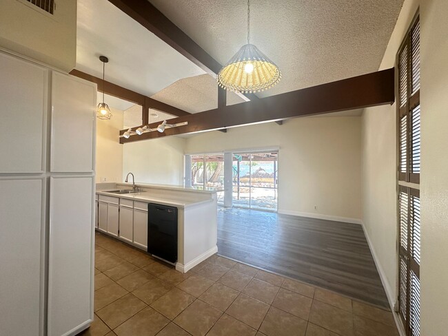 Building Photo - Washington & Jones