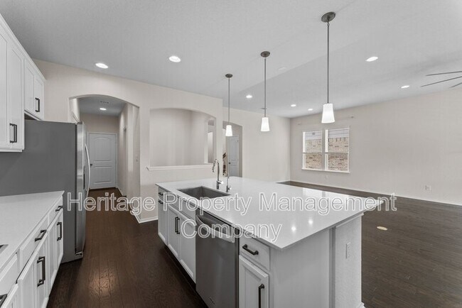 Building Photo - 942 Blue Violet