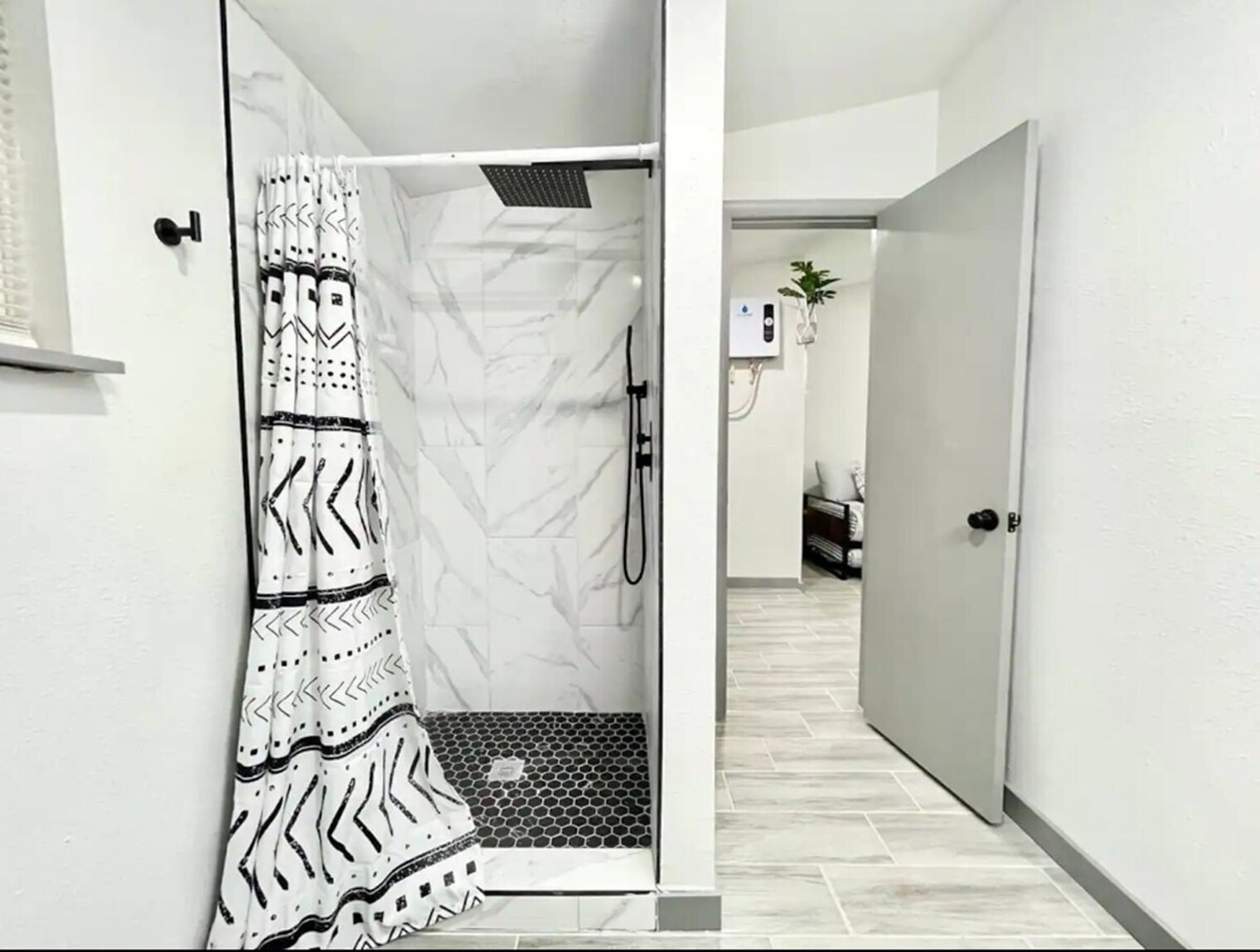 Building Photo - 1221 Corbett Ln