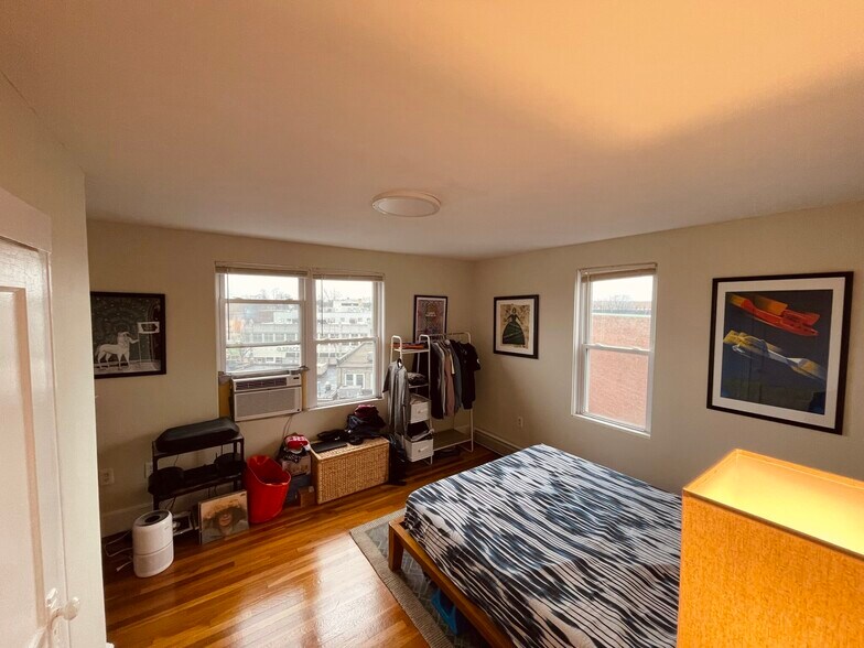 Building Photo - 402 Highland Ave