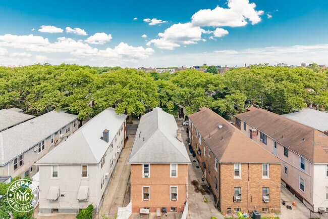 Building Photo - 581 Ocean Pkwy