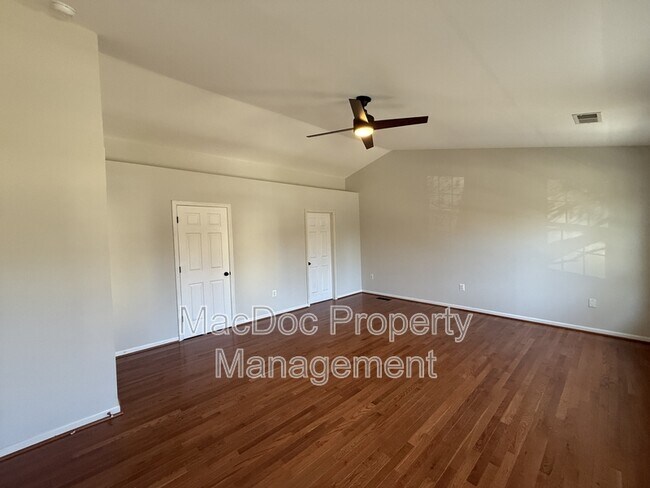 Building Photo - 14 Heatherbrook Ln