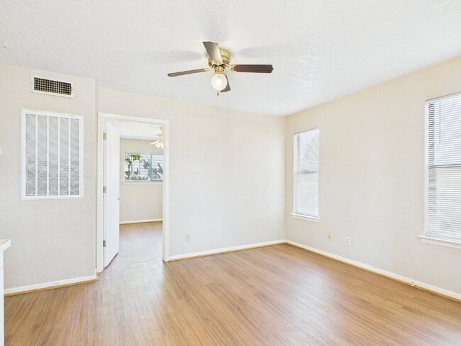 Building Photo - 298 Friendship Ln