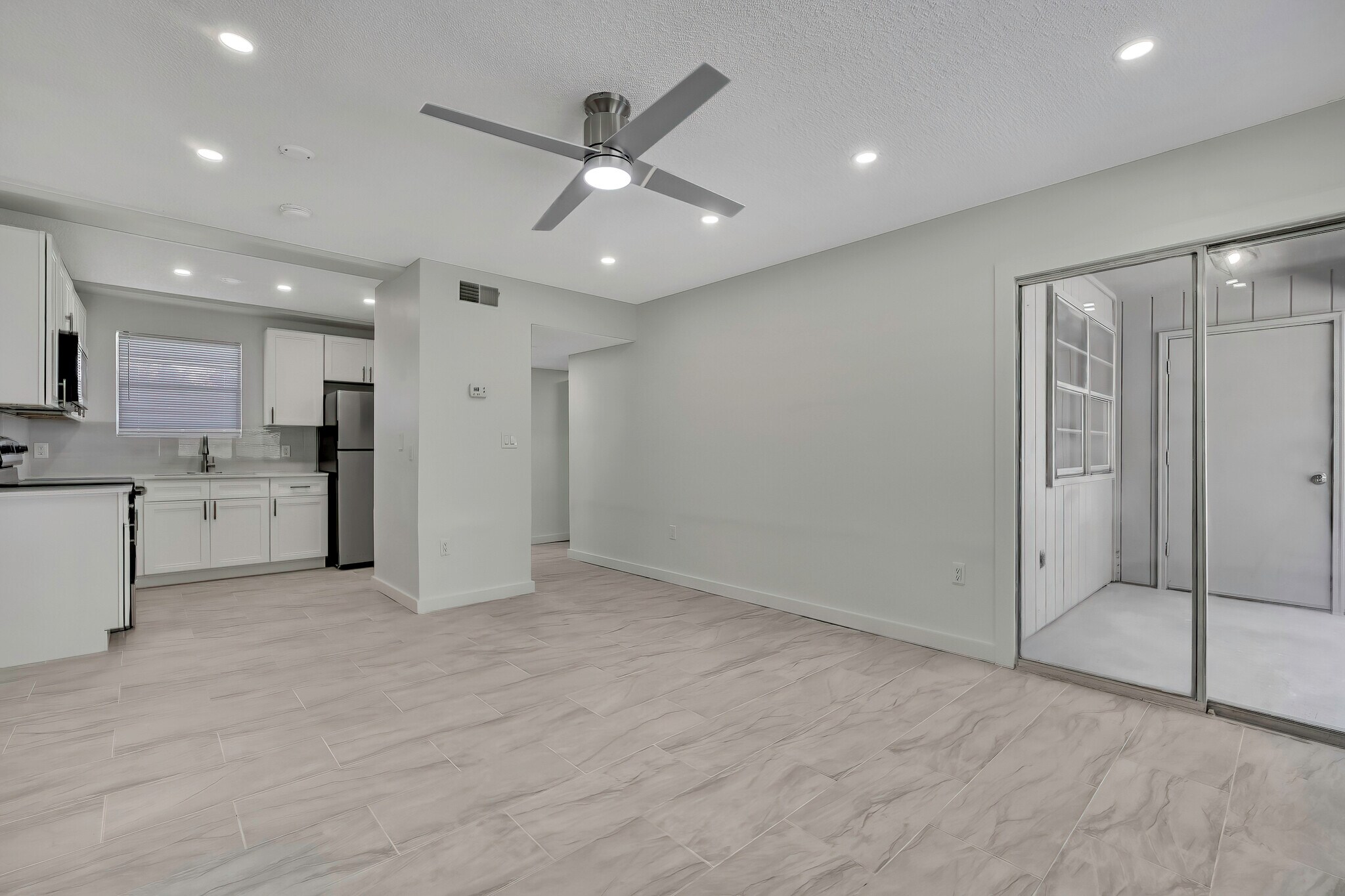 Building Photo - 10981 W Tidewater Cir