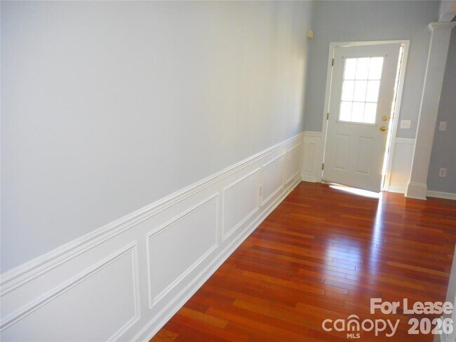 Building Photo - 9205 Bellegarde Dr