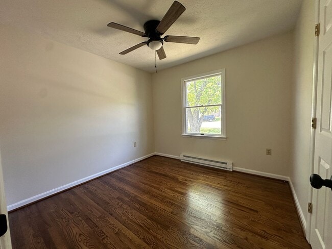 Building Photo - 108 Crystal Lake Ct