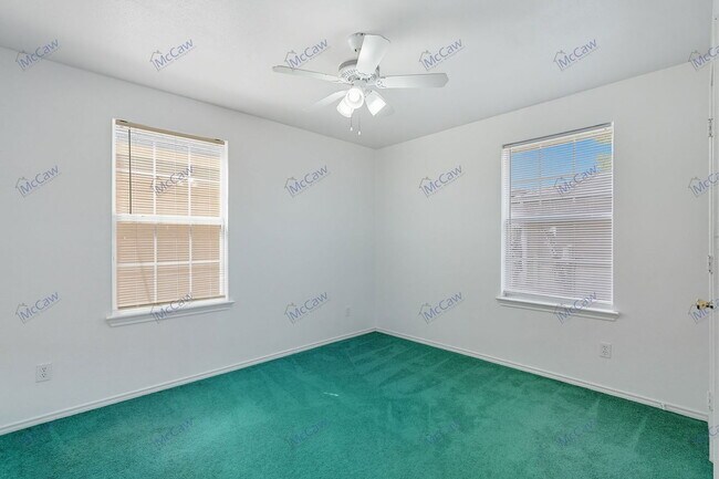 Building Photo - 509 W Cedar St