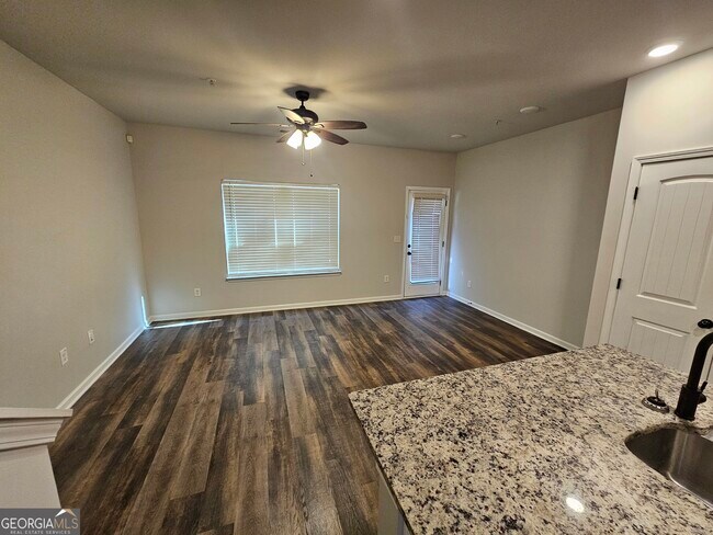 Building Photo - 3004 Bayrose Cir