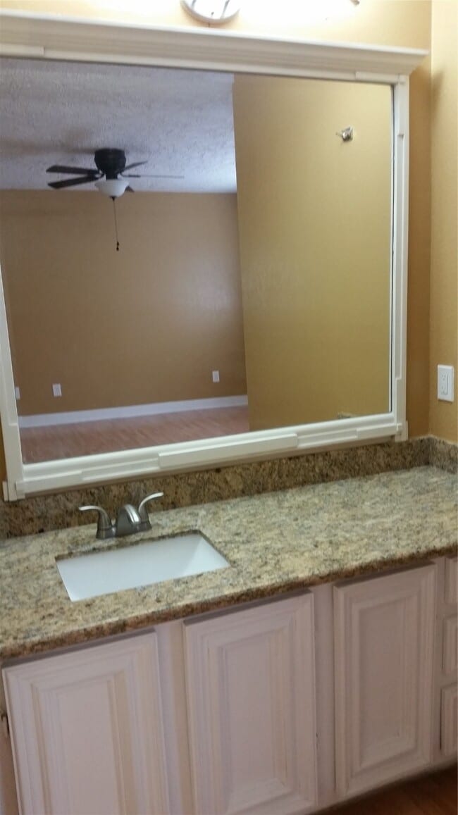 Building Photo - 10927 Wilkenburg Dr