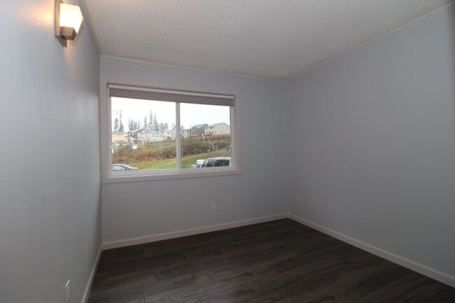 Building Photo - Charming 3 Bedroom Rental in Kirkland, WA ...