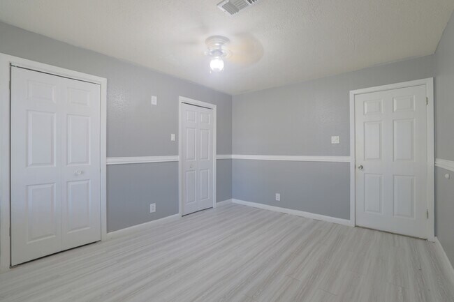 Building Photo - 3118 Flamborough Dr