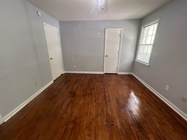 Building Photo - 715-B Montague, Columbia, SC 29209