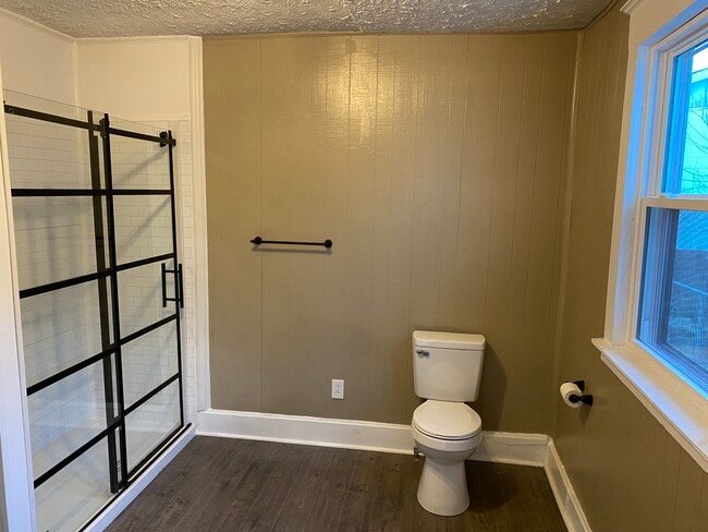 Downstairs bathroom. - 1921 18th St