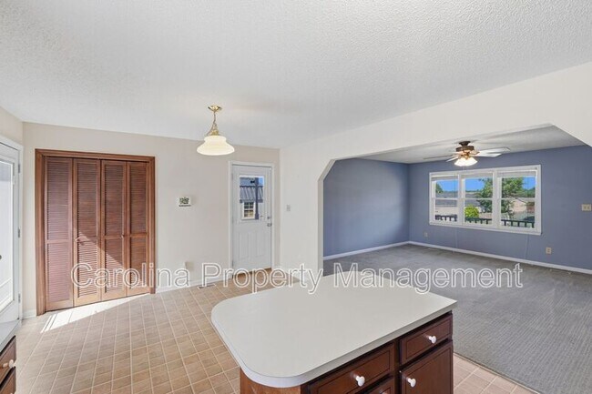 Building Photo - 1607 McFarland Dr