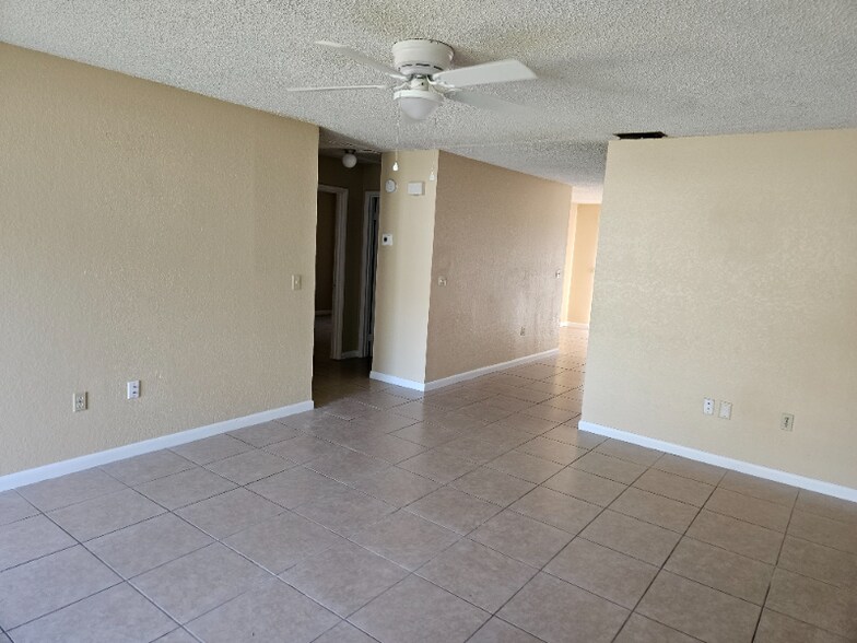 Building Photo - 4512 Ballentine Ct