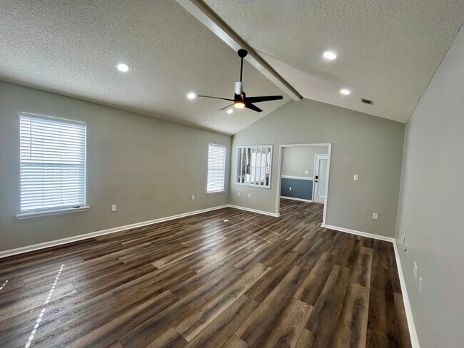 Building Photo - 4133 Hamilton Cir