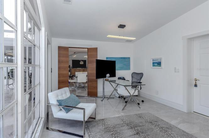 Building Photo - 396 Bayshore Dr