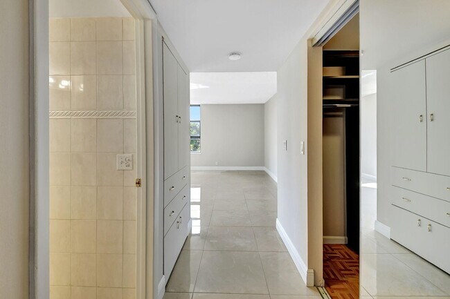 Building Photo - 6372 La Costa Dr