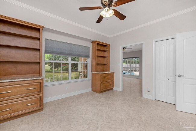 Building Photo - 8731 Thunderbird Dr