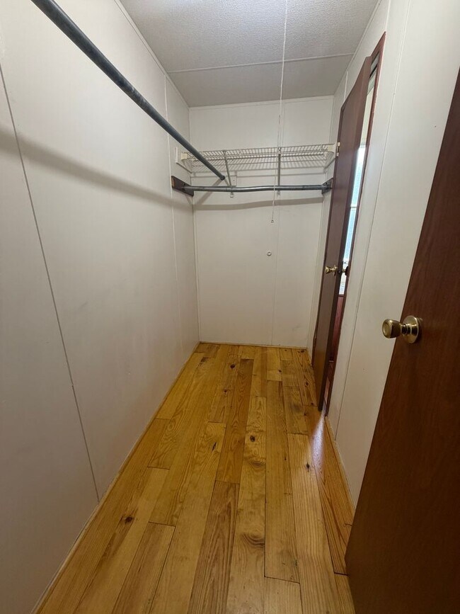 Building Photo - FOR RENT IN BREAUX BRIDGE!