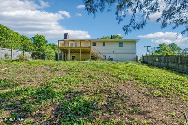 Building Photo - 12201 W Kingsgate Rd