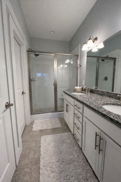 Building Photo - 2028 Gracious Dr