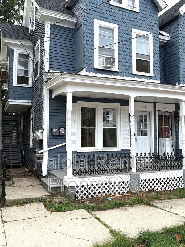 Building Photo - 315 E Pine St.