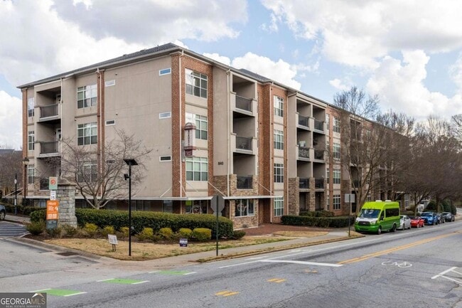 Building Photo - 840 United Ave SE