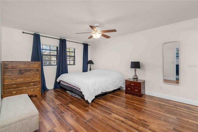 Building Photo - 1750 Belleair Forest Dr