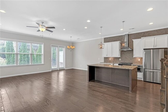 Building Photo - 3638 Moorewood Ln S E
