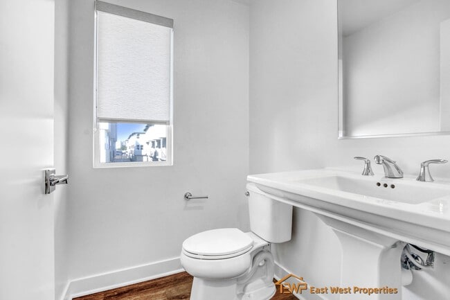 Building Photo - 1302 W Cara Dr