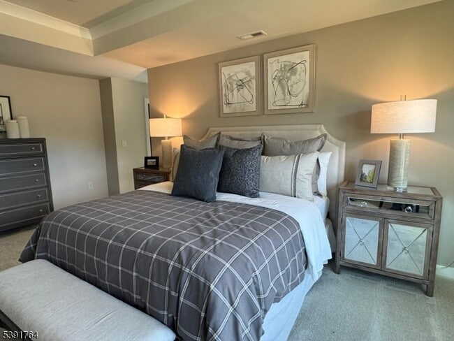 Building Photo - 2 Drake Ct