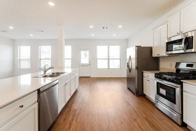 Building Photo - 1707 Fairlea Gin Path