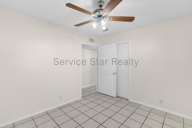 Building Photo - 3812 W Loma Ln