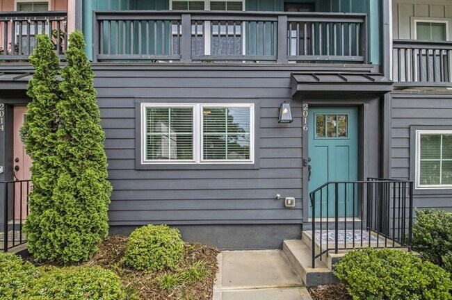 Building Photo - 2016 Bixby Byway Dr SE