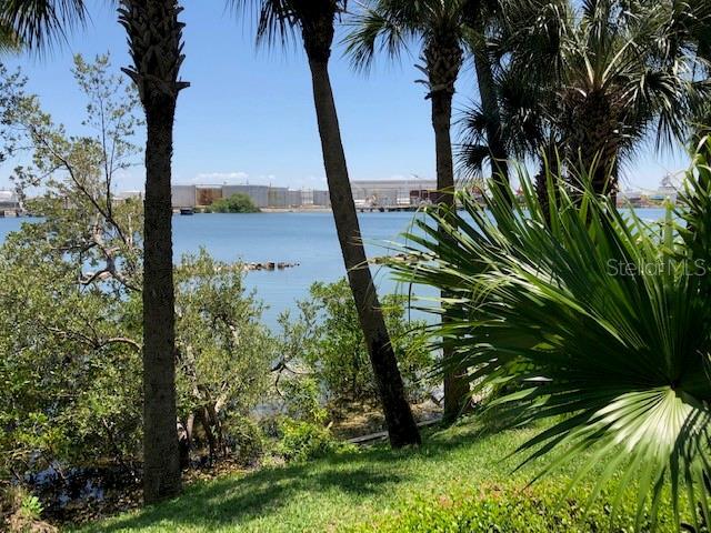 Building Photo - 924 Hemingway Cir