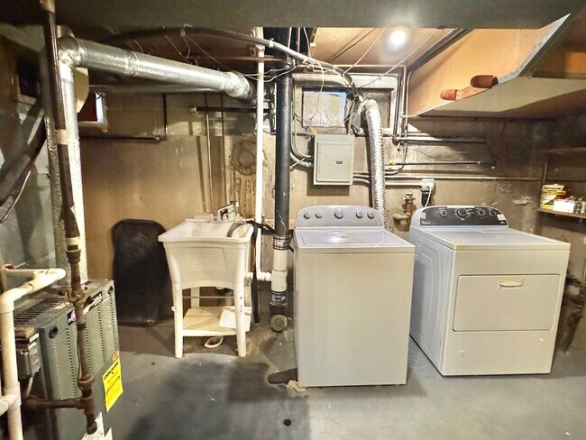 Building Photo - 9038 Niles Center Rd