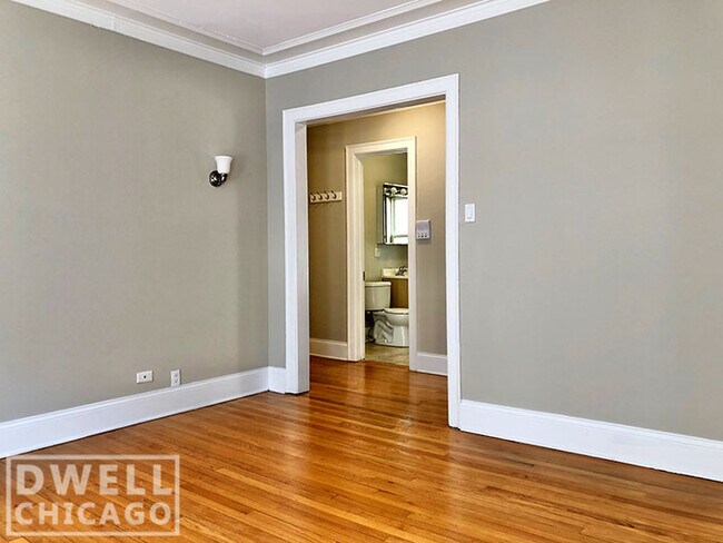 Building Photo - 1509 Hinman Ave